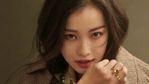 手臂肿块钻出活虫